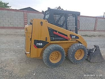 Мини-погрузчик CAT 216B3 - Тип: мини-погрузчик с бортовым поворотом -