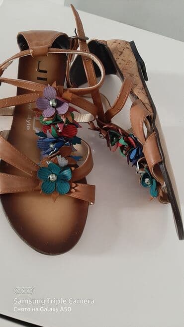фирменная обувь из италии: Продаю новые босоножки из Турции. Размер 36. Кожаные. Отдам ниже своей — 2