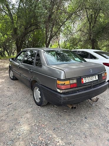 машина жыгули: Volkswagen Passat: 1990 г., 1.8 л, Кол менен иштөөчү, Седан — 2