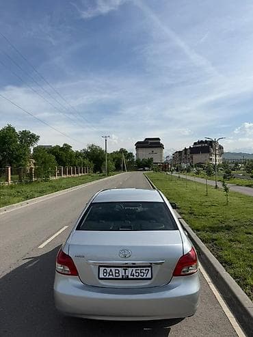 prius 2006: Toyota Belta: 2008 г., 1.5 л, Автомат, Бензин, Седан — 9