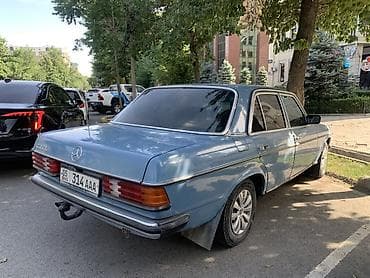мерс 230: Mercedes-Benz W123: 1981 г., 2.3 л, Механика, Бензин, Седан — 4