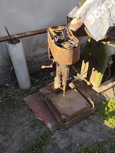 станина: Сверлильный станок настольный/напольный с ременным приводом. - — 2