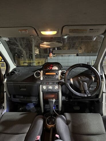 tayota runx: Toyota ist: 2004 г., Автомат, Бензин, Хетчбек — 1