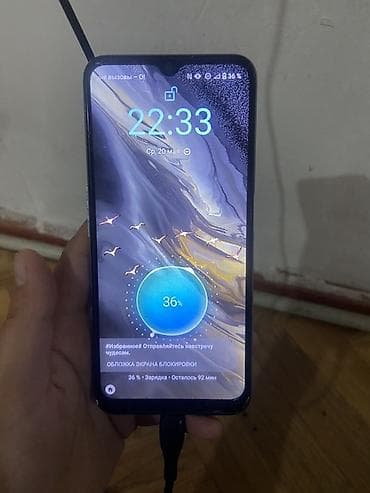 реалми: Realme Б/у, 32 ГБ, цвет - Фиолетовый — 1