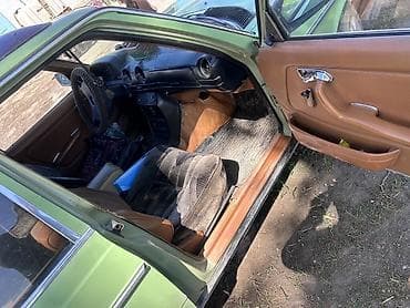 авто кондицонер: Mercedes-Benz W123: 1980 г., Автомат, Дизель, Седан — 4