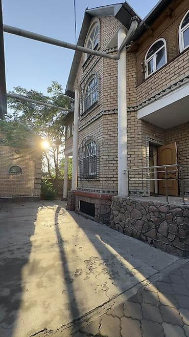 330 м², 6 комнат, Юг-2 мкр, Без подселения