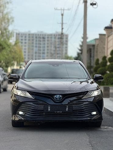 19: Toyota Camry: 2019 г., 2.5 л, Автомат, Гибрид, Седан — 2