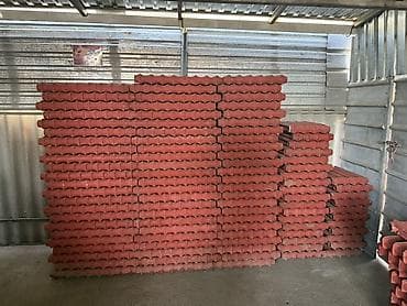 радиаторные бочки: Чугунные секции радиаторов отопления красного цвета (старого образца — 6