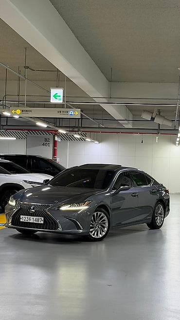 Lexus ES: 2020 г., Автомат, Гибрид, Седан