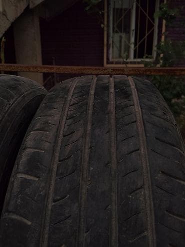 максис: Шины R 15, Б/у, Maxxis — 4