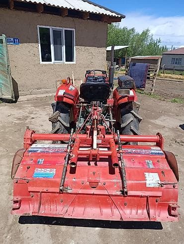 Колесный трактор Yanmar YM2220D с почвофрезой - Полный привод (4WD) - — 4