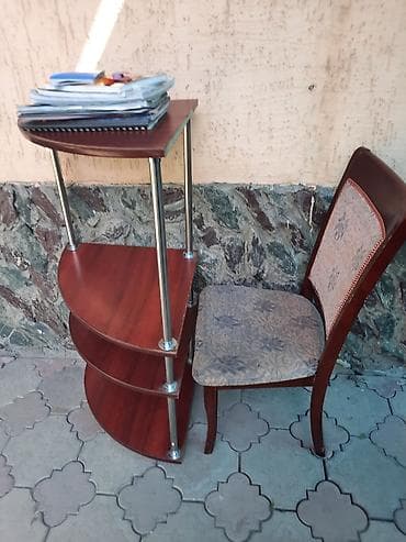 китеп койгуч: Кийимдер үчүн текче, ЛДСП — 1