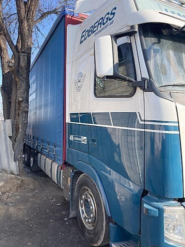 автовозный полуприцеп: Тягач, Volvo, Тентованный — 3