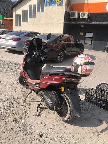 Мотозапчасти и аксессуары: Макси-скутер 150 куб. см, Бензин, Б/у — 4