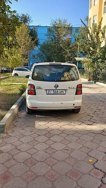 mini cuper: Volkswagen Touran: 2018 г., 1.6 л, Механика, Бензин, Минивэн — 4