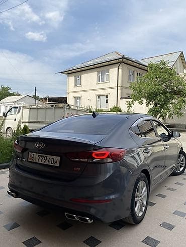 х5 4 4: Hyundai Elantra: 2017 г., Автомат, Бензин, Седан — 4