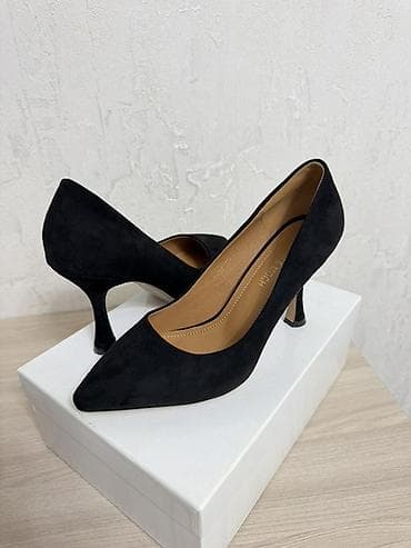 Классические женские каблуки из чёрной замши, НОВЫЕ. Продаю, ибо