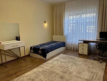 газон дорожка: Ландшафтный участок с мощеными дорожками и декоративными насаждениями — 10