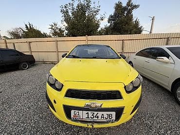 Chevrolet Aveo: 2015 г., 1.6 л, Механика, Бензин, Седан