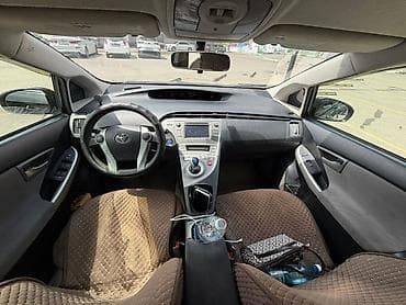 Продажа авто: Toyota Prius: 2015 г., 1.8 л, Вариатор, Гибрид, Хэтчбэк — 7