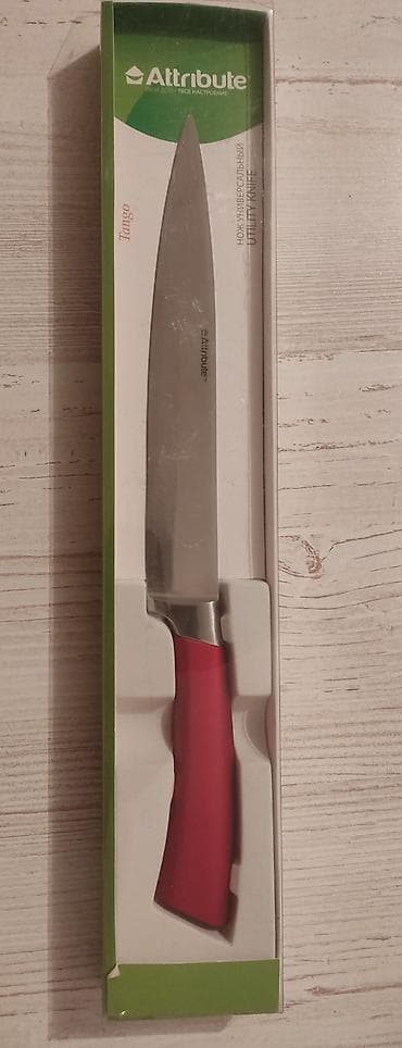 Посуда: Новый кухонный нож. Привезен с Англии. Длина клинка-20см, длина — 3