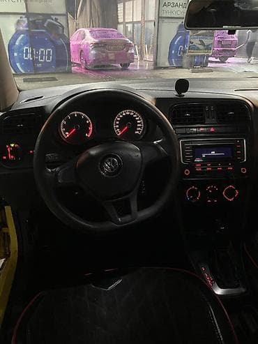 vw: Volkswagen Polo: 2018 г., 1.6 л, Автомат, Бензин, Седан — 5