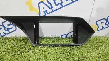 сколько стоят электронные часы: Mercedes-Benz W212 E350 v-3.5 2010 год, рамка информационного монитора — 1