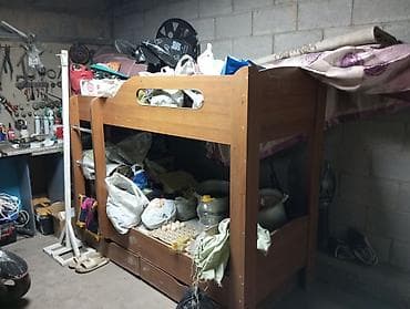 продам двухъярусную кровать: Двухъярусная кровать из дерева/ЛДСП - Конструкция: два полноценных — 2