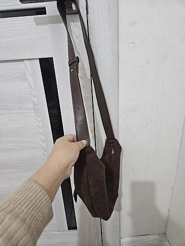 прозрачные сумки: Трендовая сумка круассан из коричневой замши - Материал: мягкая — 2