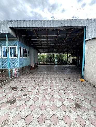 дом для шерине: 📌В селе Петровка срочно продаётся дом на участке 40 соток, длина — 2