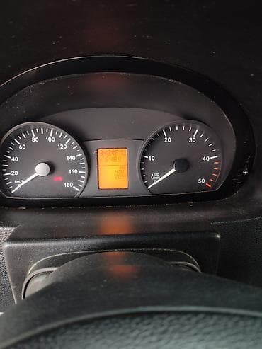 таета рав 4: Грузовик, Mercedes-Benz, Дубль, 3 т, Б/у — 5