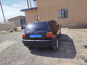 Продажа авто: Volkswagen Golf: 1993 г., 1.8 л, Механика, Бензин, Хэтчбэк — 5