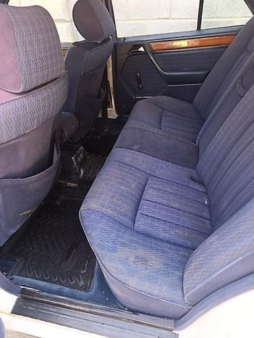 mc 2000: Mercedes-Benz W124: 1990 г., Седан — 7