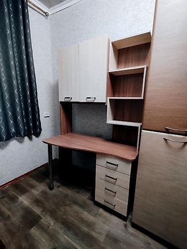 стол письменный бу: Компьютерный стол, Б/у, С полками — 1