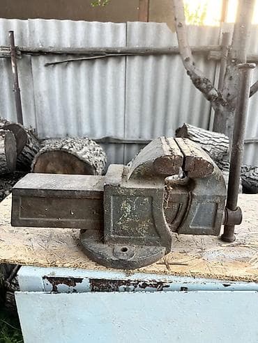 тисо: Тиски слесарные массивные, чугунные, с поворотным основанием — 1