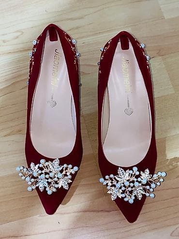 замшевые: Красные замшевые туфли в высоком качестве-2000 сом✨ 💯 оригинал с — 2