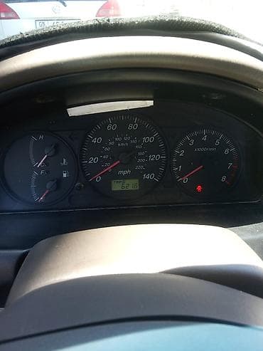 Mazda 323: 2002 г., 1.6 л, Автомат, Бензин, Седан