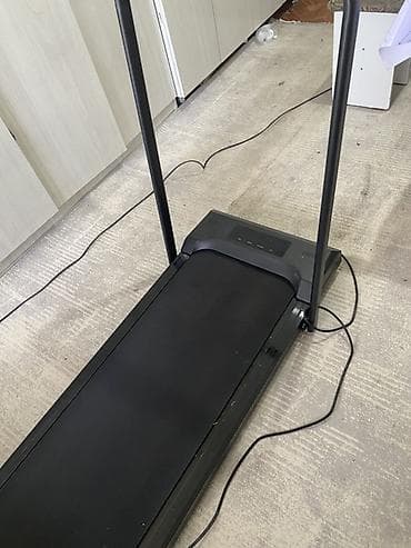 Беговая дорожка компактная, складная, с поручнями и пультом ДУ