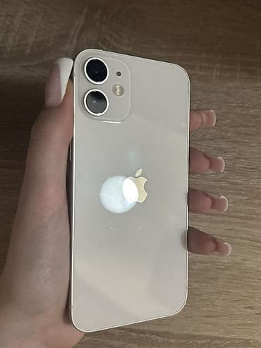 IPhone 12 mini, цвет белый. Акб 74% в идеальном состоянии 5 чехов и