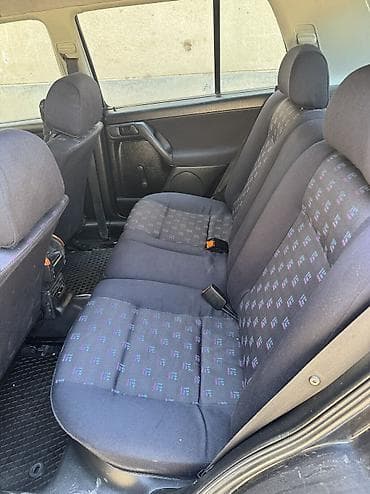 Транспорт: Volkswagen Golf: 1993 г., 1.8 л, Механика, Бензин, Хэтчбэк — 4