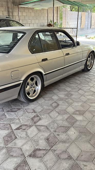 BMW 5 series: 1993 г., 4.4 л, Механика, Бензин, Седан — 2