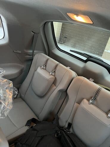 пл: Toyota Highlander: 2010 г., 3.5 л, Автомат, Гибрид, Кроссовер — 8