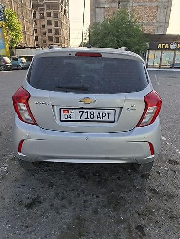 малометражки авто: Chevrolet Spark: 2017 г., Хэтчбэк — 4