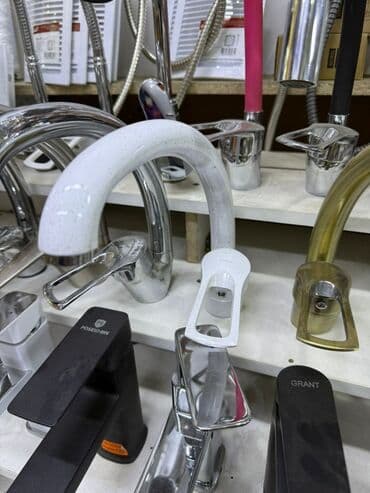 Кухонный смеситель с высоким изливом - Тип: однорычажный смеситель at lalafo.kg Кухонный смеситель с высоким изливом - Тип: однорычажный смеситель