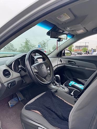 chevrolet cruize: Chevrolet Cruze: 2009 г., Автомат, Седан — 4
