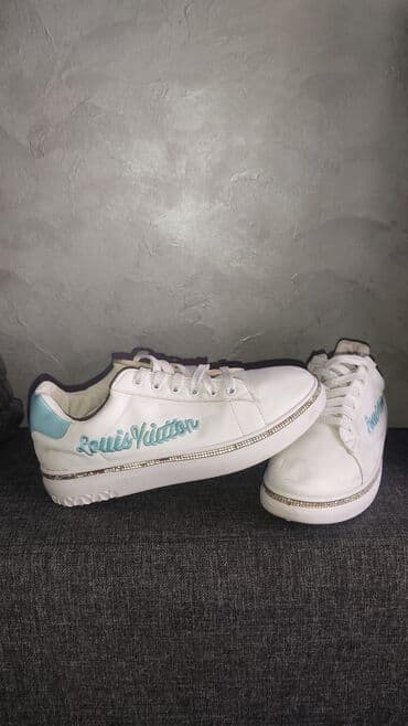 поставка для обуви: Ковер Б/у — 1