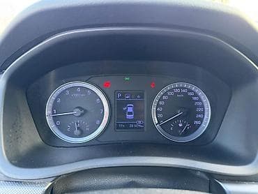 приборка: Hyundai Sonata: 2019 г., 2 л, Автомат, Газ, Седан — 1