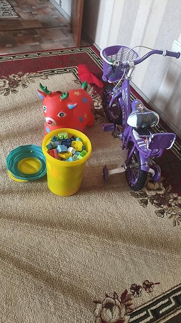 Детский мир: Детский велосипед, 4-колесный, 4 - 6 лет, Для девочки, Б/у — 3
