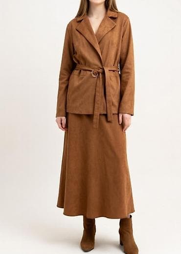 стильная весенняя: Стильный костюм тёплого карамельного цвета — идеальный выбор на все — 1