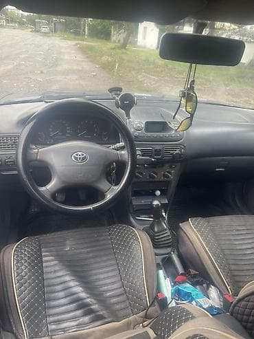 мата секыл: Toyota Corolla: 2000 г., 1.6 л, Кол менен иштөөчү, Бензин, Седан — 3